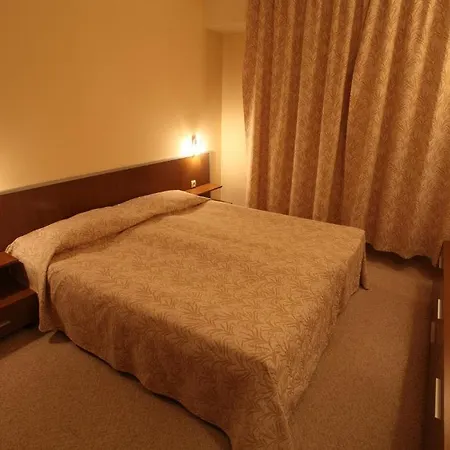 Aparthotel Effect Malina 3*